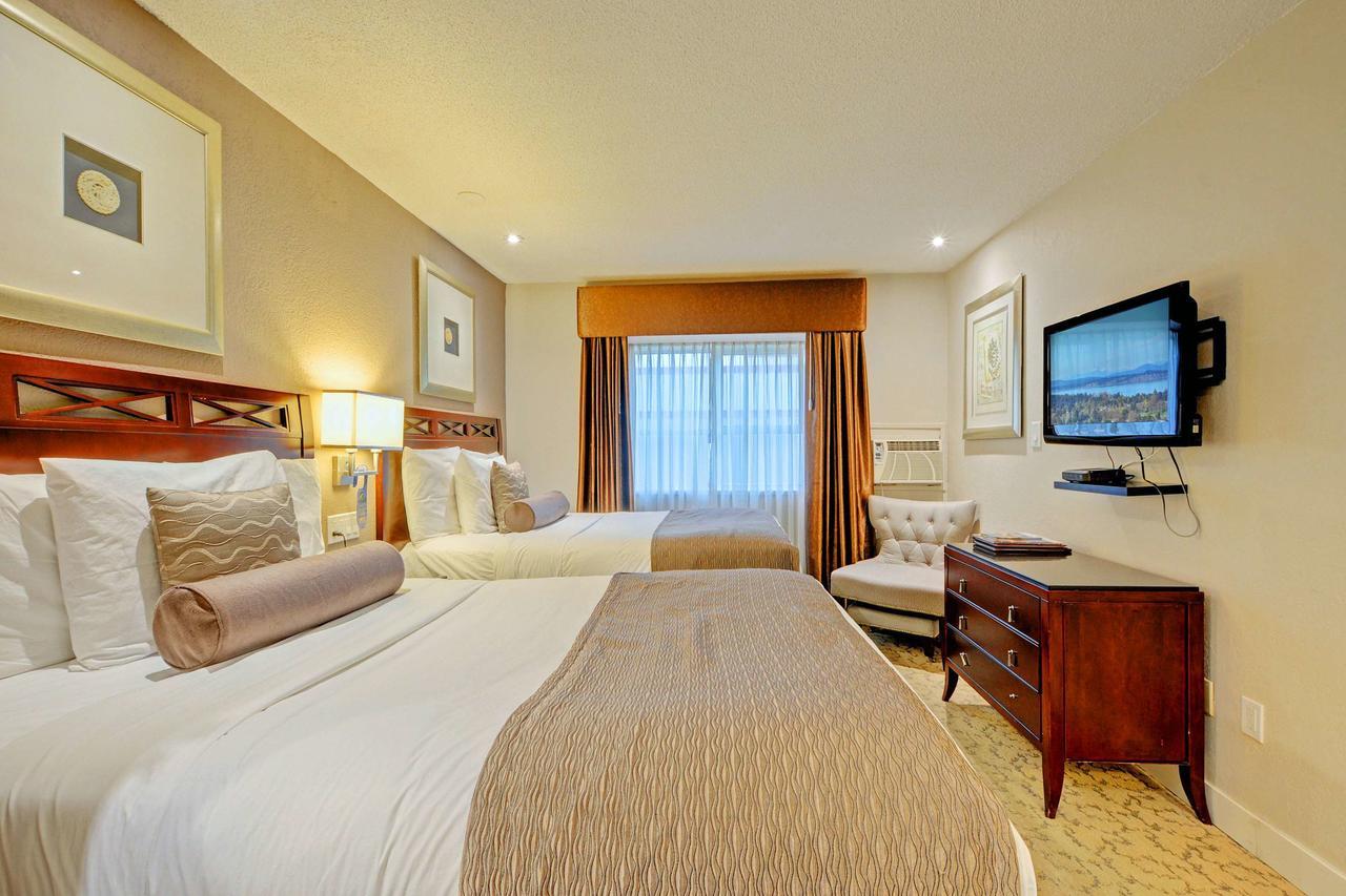 Red Lion Inn And Suites Victoria Bagian luar foto